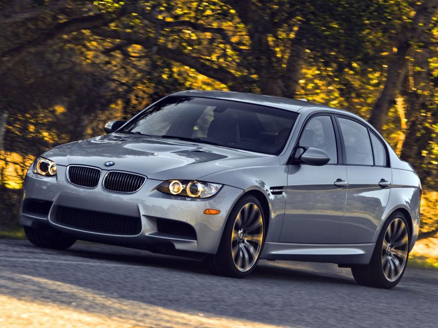  BMW M3 Sedan 2008 года  (US) (фото 13 из 16)